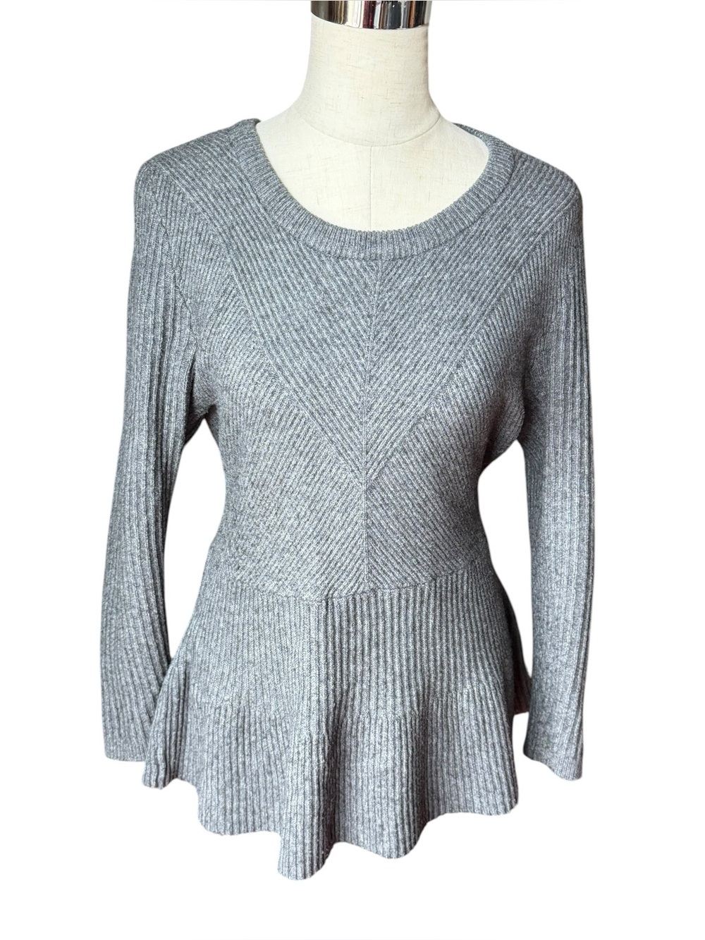 KNIT SWING DARK GRAY HEMLINE WOMENS SWEATER